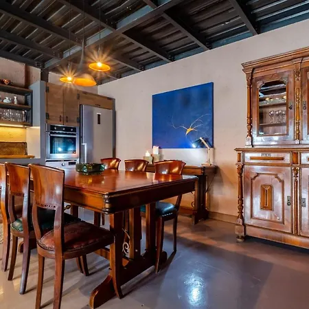 Luxurious House W Modern Interior In Fatih Vakantiehuis *